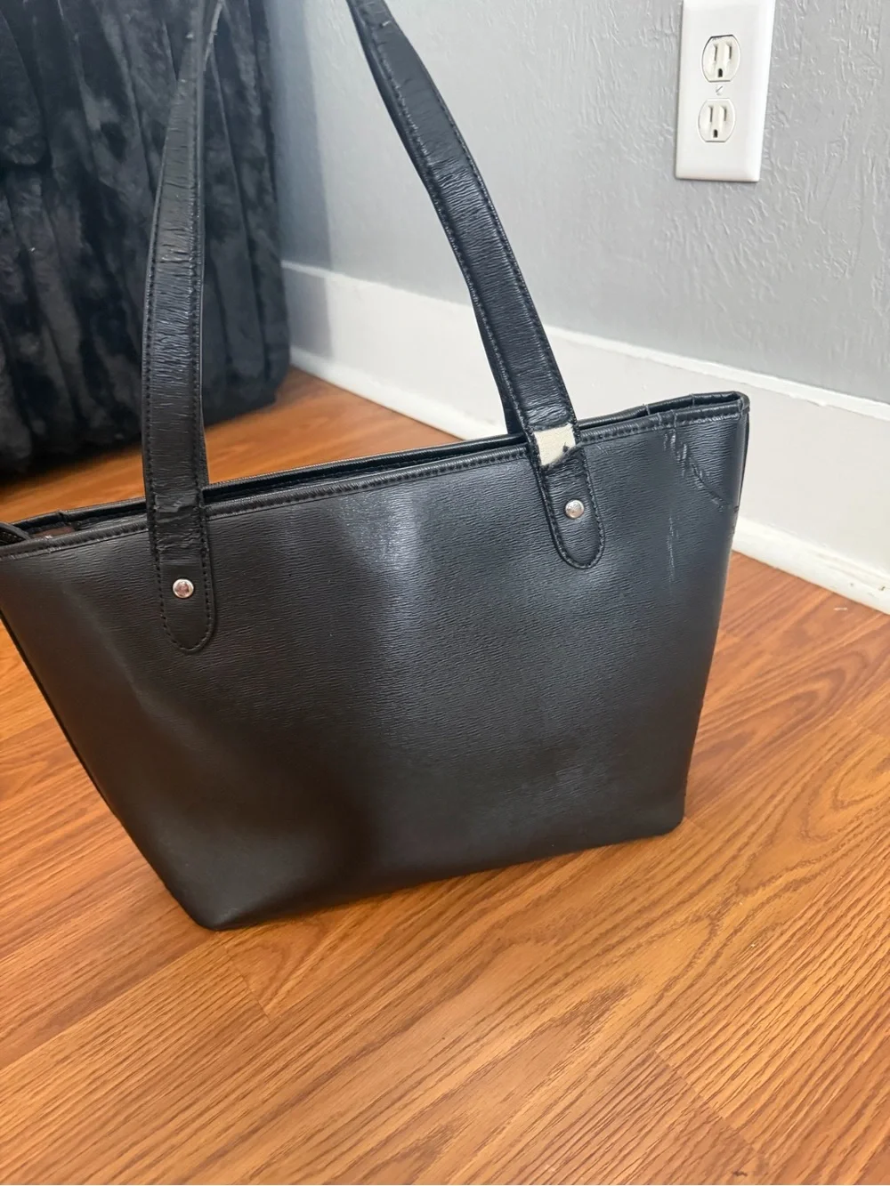 Ralph Lauren Newbury Tote black pebbled leather.
